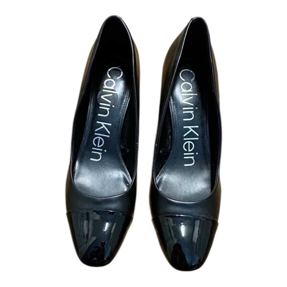 Calvin Klein tone two black pumps